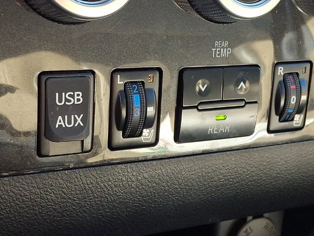 Used 2018 Toyota Sequoia Platinum AWD/4WD image 25