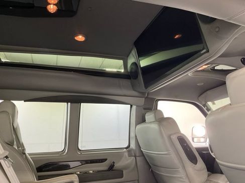 Used 2023 Chevrolet Express 2500 RWD image 33