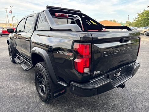 Used 2025 Chevrolet Colorado ZR2 w/ Midnight Edition AWD/4WD image 6
