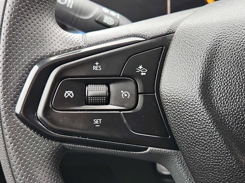 Used 2025 Chevrolet Trax LT image 22