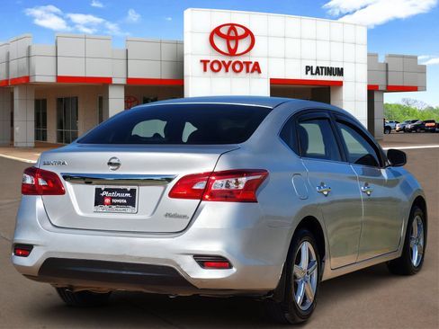 Used 2019 Nissan Sentra S FWD image 4