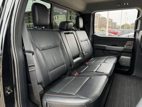 Used 2024 Ford F250 Lariat w/ Black Appearance Package image 32