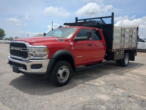 Used 2022 RAM 5500 Tradesman w/ Chrome Appearance Group RWD image 6