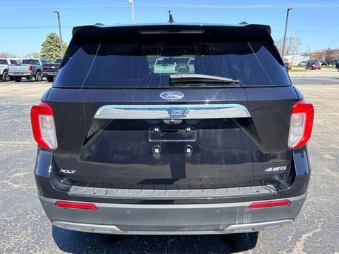 Used 2023 Ford Explorer XLT w/ Equipment Group 202A image 5