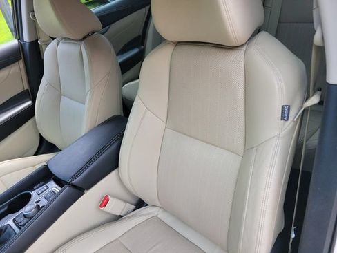 Used 2023 Nissan Maxima SV w/ Floor Mat Group FWD image 5