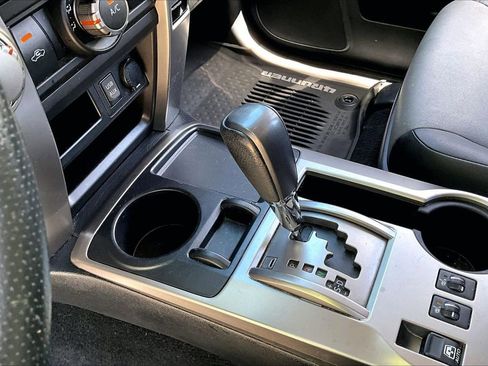 Used 2017 Toyota 4Runner SR5 Premium image 15