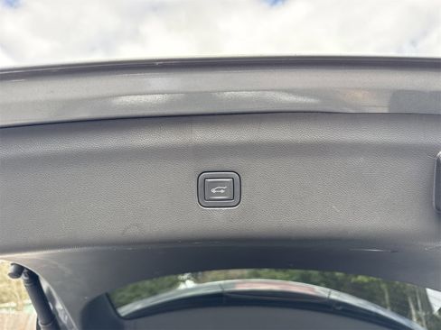 Used 2023 Buick Enclave Essence w/ Experience Buick Package image 31