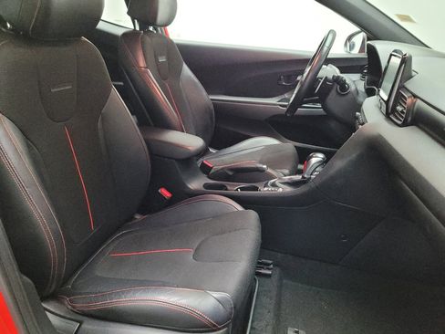 Used 2019 Hyundai Veloster 2.0 Premium image 21