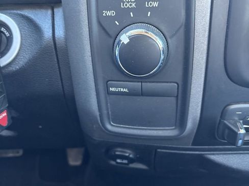 Used 2018 RAM 2500 Tradesman w/ Chrome Appearance Group image 16