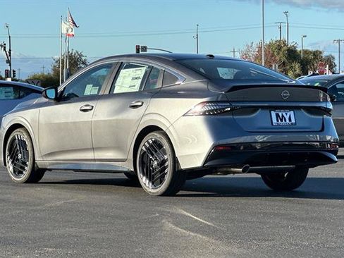 New 2026 Nissan Sentra SR w/ Floor Mat Package image 6