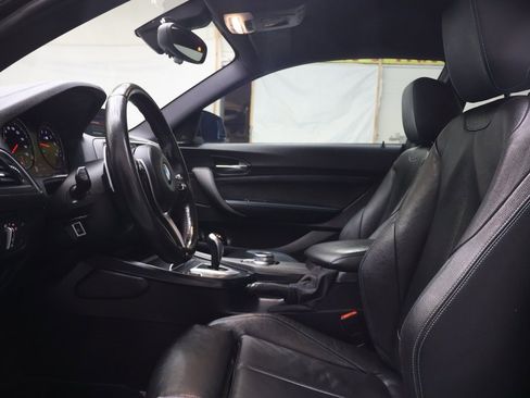 Used 2018 BMW M2 image 16