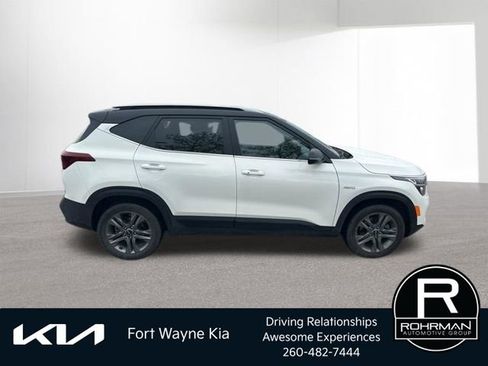 Certified 2023 Kia Seltos S w/ Navigation Package image 8