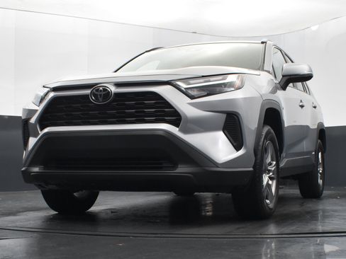 Used 2025 Toyota RAV4 XLE image 35