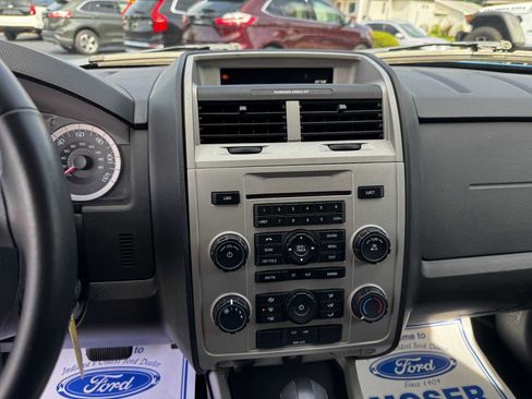 Used 2011 Ford Escape XLT FWD image 3