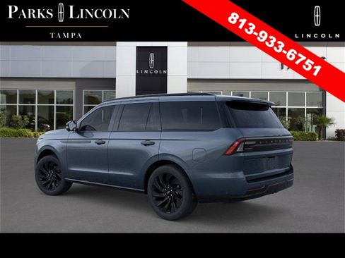 New 2025 Lincoln Navigator Reserve w/ Jet Appearance Package image 4