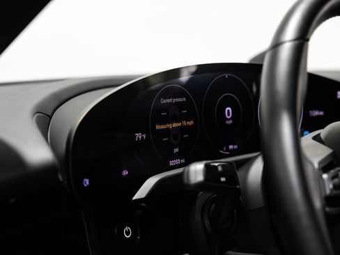 Used 2021 Porsche Taycan 4S w/ Premium Package image 20