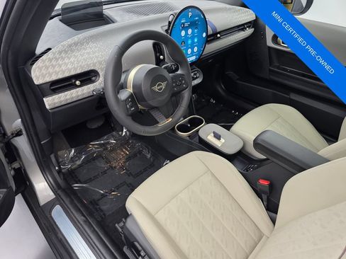 Used 2025 MINI Cooper 2-Door Hardtop FWD image 10