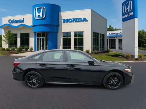 Used 2025 Honda Civic Sport image 4