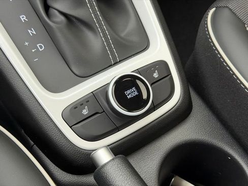 New 2026 Hyundai Venue SEL FWD image 23