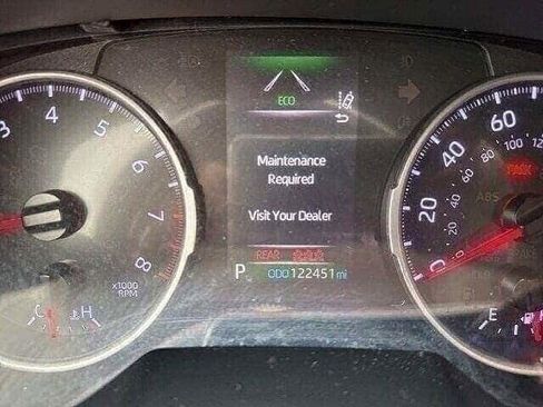 Used 2019 Toyota RAV4 LE image 29