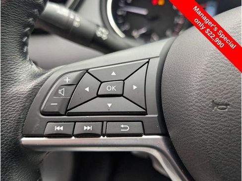 Used 2022 Nissan Rogue Sport SL w/ Premium Package image 17