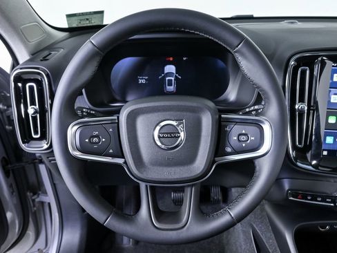 Certified 2025 Volvo XC40 B5 Plus image 10