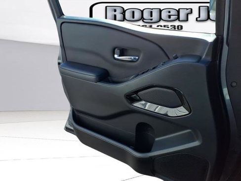 Used 2023 Nissan Frontier SV w/ Midnight Edition Package image 20