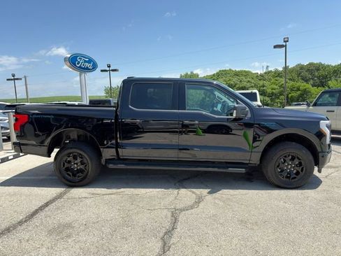 Used 2025 Ford F150 Lightning XLT AWD/4WD image 8