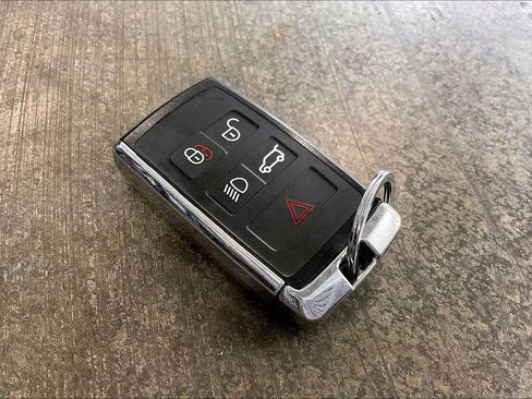 Used 2023 Land Rover Range Rover Evoque HST image 11