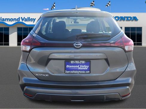 Used 2024 Nissan Kicks S image 5