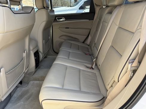 Used 2015 Jeep Grand Cherokee Overland w/ Advanced Technology Group image 9