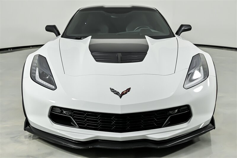 Used 2017 Chevrolet Corvette Z06 RWD image 4