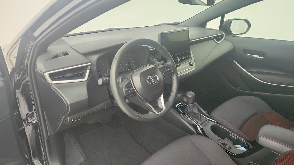 Used 2025 Toyota Corolla SE FWD image 13
