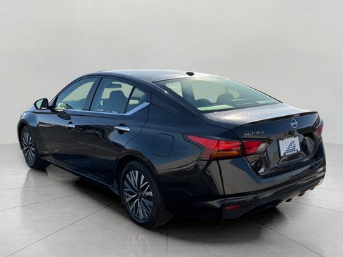 Used 2024 Nissan Altima 2.5 SV image 6