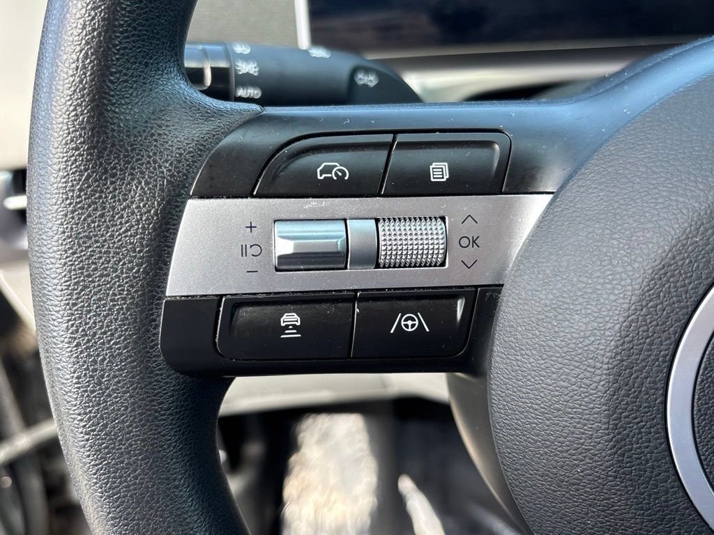 Used 2025 Hyundai Tucson SEL FWD image 16
