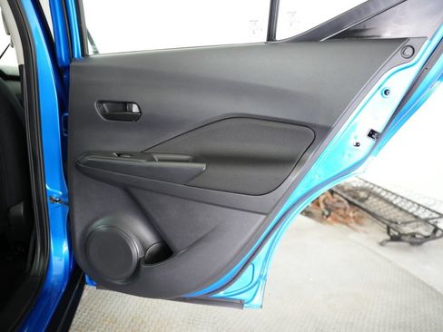 Used 2022 Nissan Kicks S FWD image 31