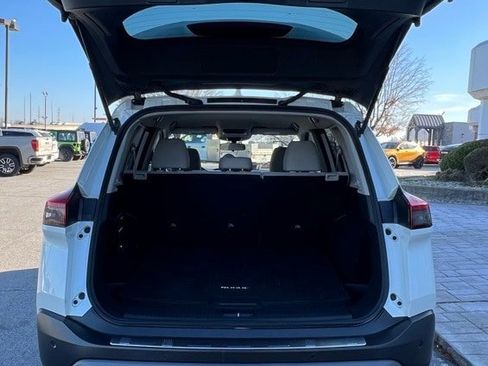 Used 2021 Nissan Rogue SV image 25