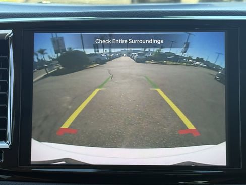 Used 2023 Chrysler Pacifica Touring-L image 23