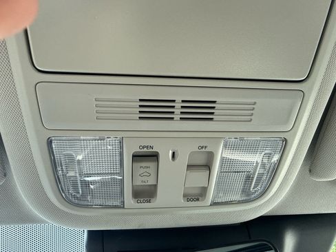 Used 2021 Honda Accord EX-L image 22