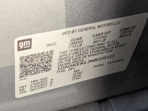 Used 2022 Chevrolet Suburban RST w/ Sport Performance Package image 18