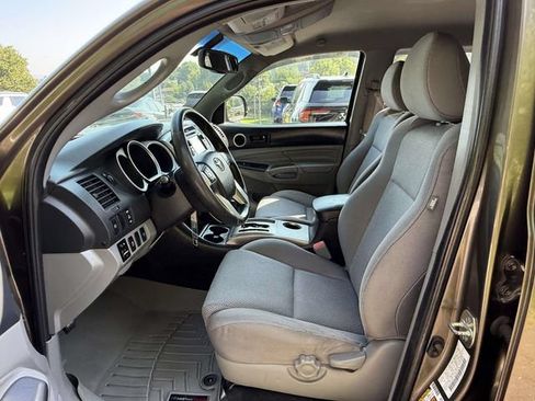Used 2013 Toyota Tacoma 4x4 Double Cab w/ TRD Sport Pkg image 11