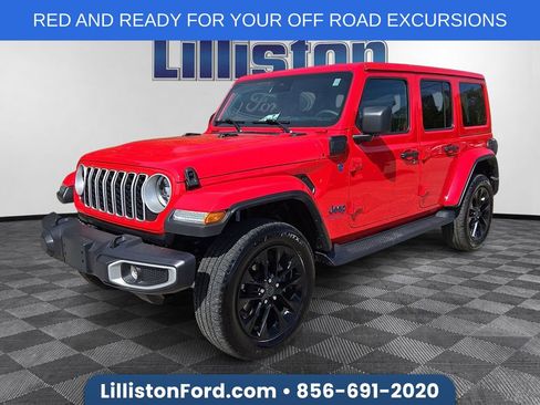 Used 2025 Jeep Wrangler Unlimited Sahara AWD/4WD image 1