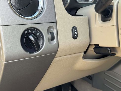 Used 2004 Ford F150 Lariat image 9