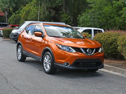 Used 2017 Nissan Rogue Sport SV w/ SV Premium Package FWD image 6