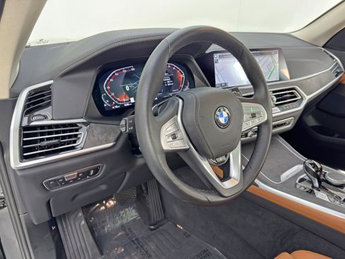 Used 2022 BMW X7 xDrive40i w/ Premium Package image 14