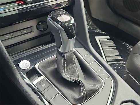 New 2025 Volkswagen Taos SEL image 19