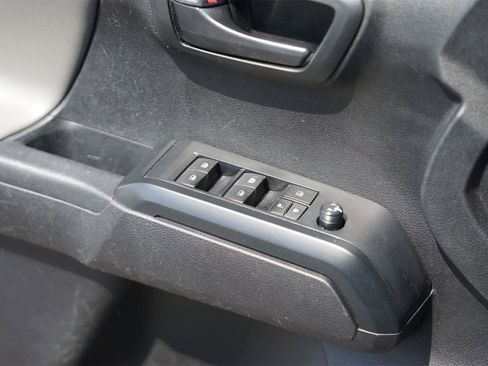 Used 2022 Toyota Tacoma SR AWD/4WD image 29