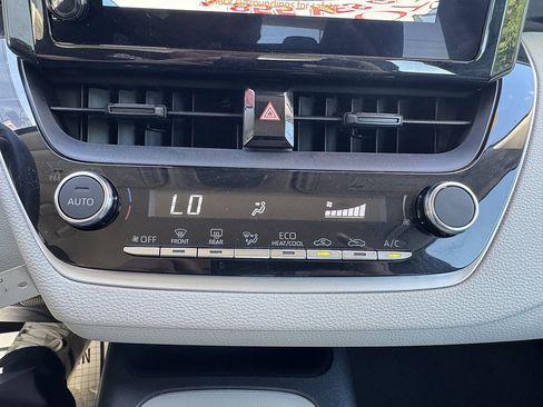 Used 2023 Toyota Corolla LE w/ Carpet Mat Package (TMS) FWD image 17