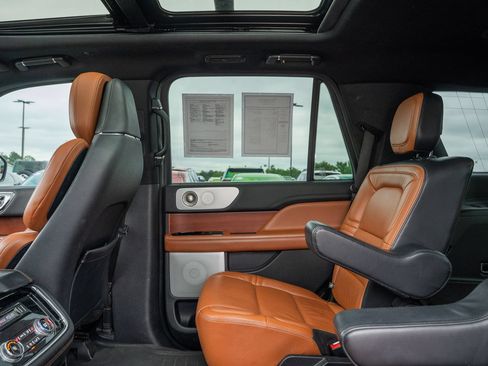 Used 2020 Lincoln Navigator Reserve w/ Equipment Group 208A Reserve AWD/4WD image 37