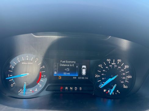 Used 2018 Ford Explorer XLT w/ Class II Trailer Tow Package AWD/4WD image 12